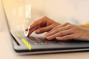 Transforming Online Reviews into a Winning Employer Branding Strategy